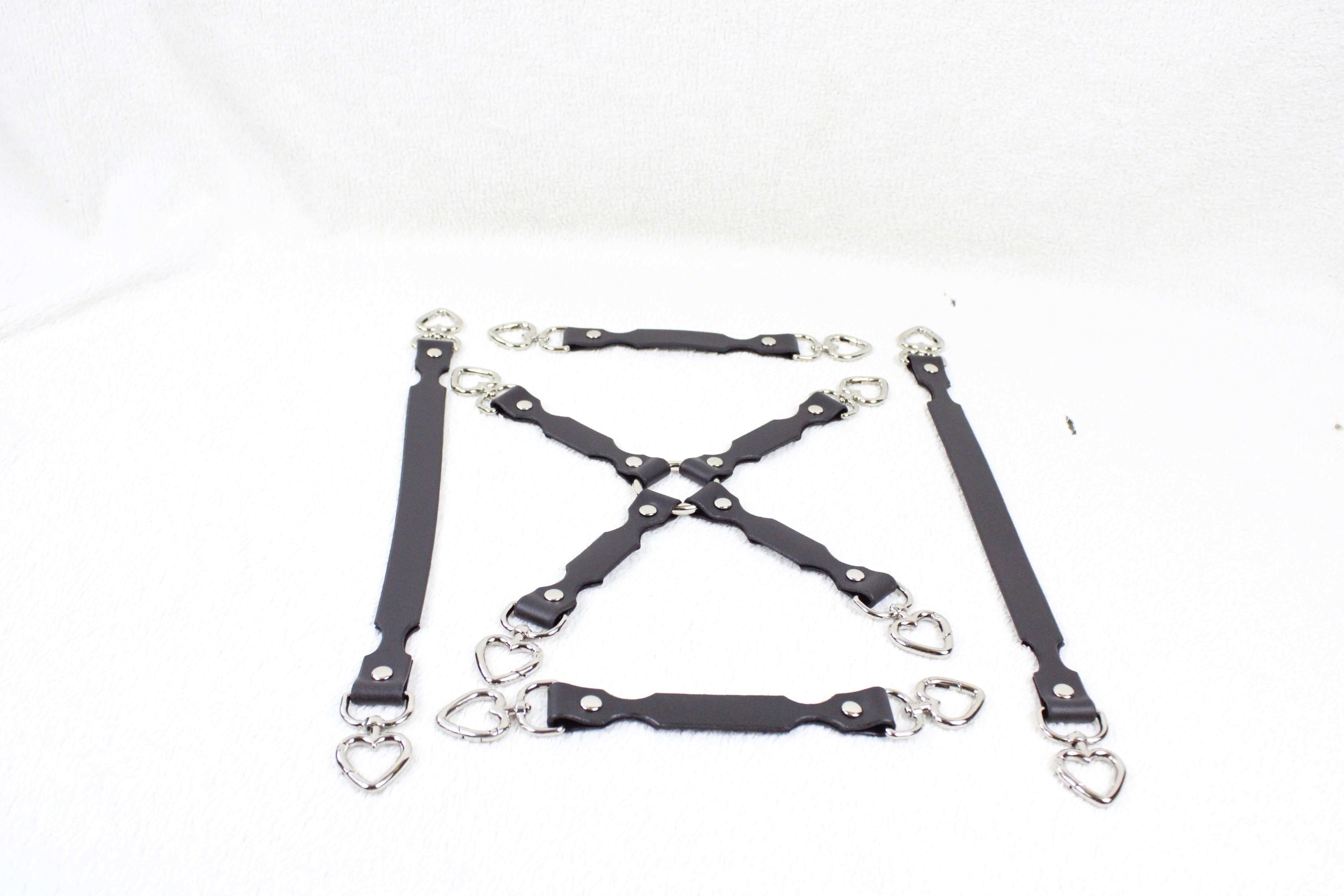 BDSM Restraint Connector Sæt Marmor Oliven Læder med Hjerte Ringe
