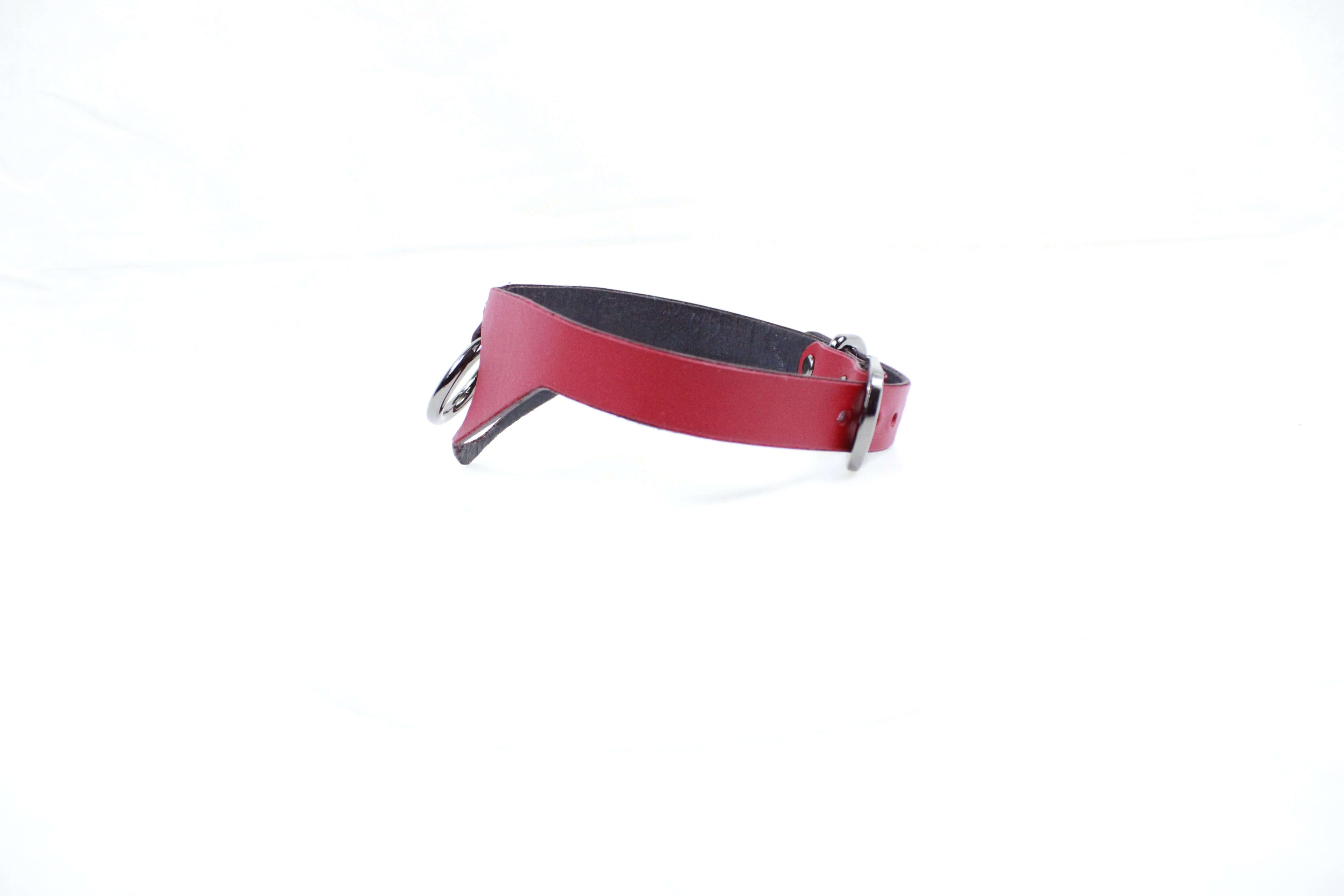 Gothic BDSM Collar with O-Ring – Red Leather Submissive Choker displayed on a white background.