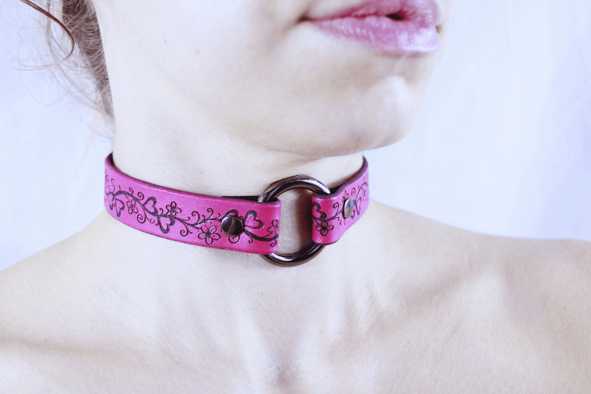 Heart Collar BDSM Pink Floral Vine - Romantic Leather Choker worn with floral designs and metal ring detail.