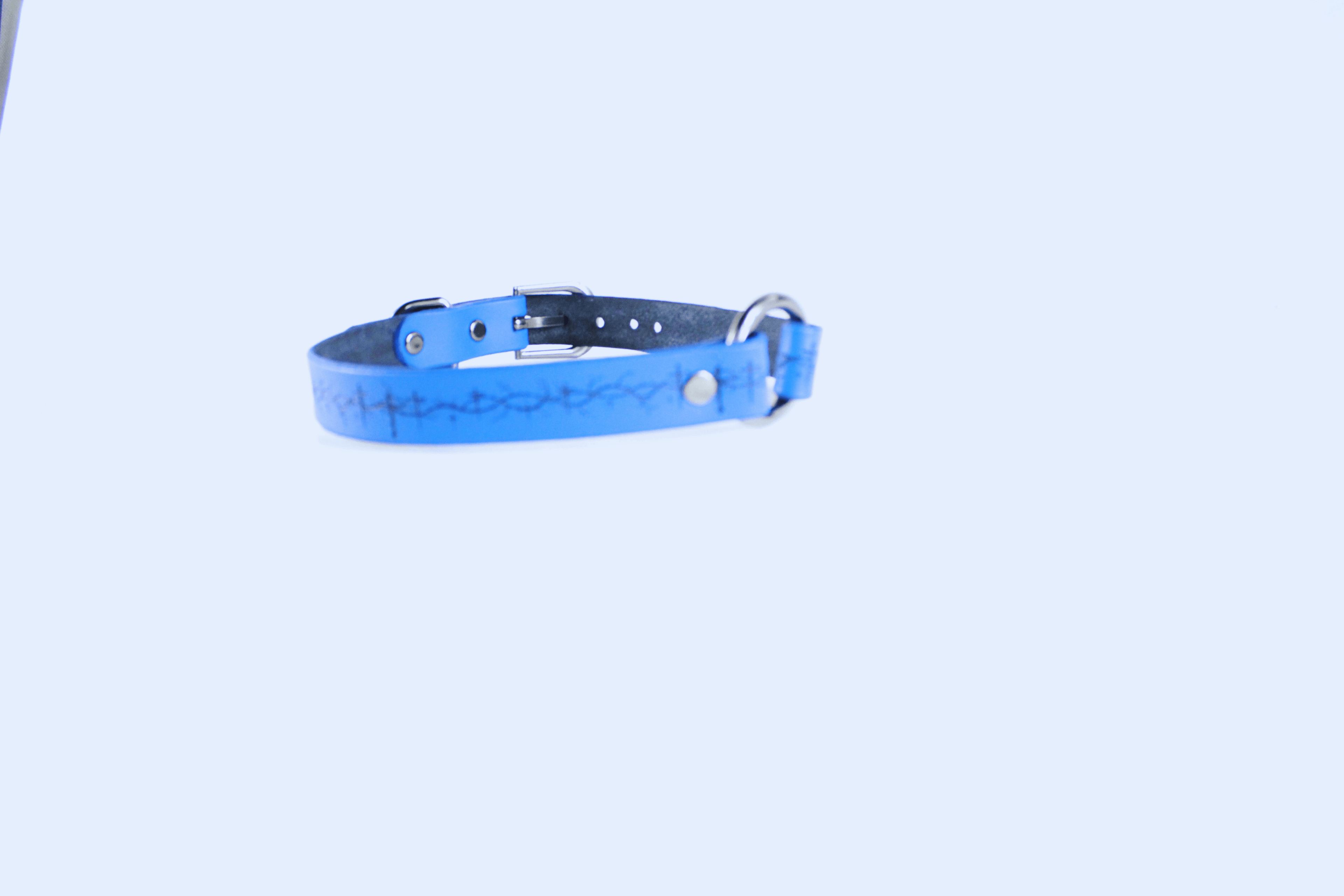 Barbed BDSM Collar – Blue Leather Choker with Cross Motif & Gothic design on a sleek silhouette.