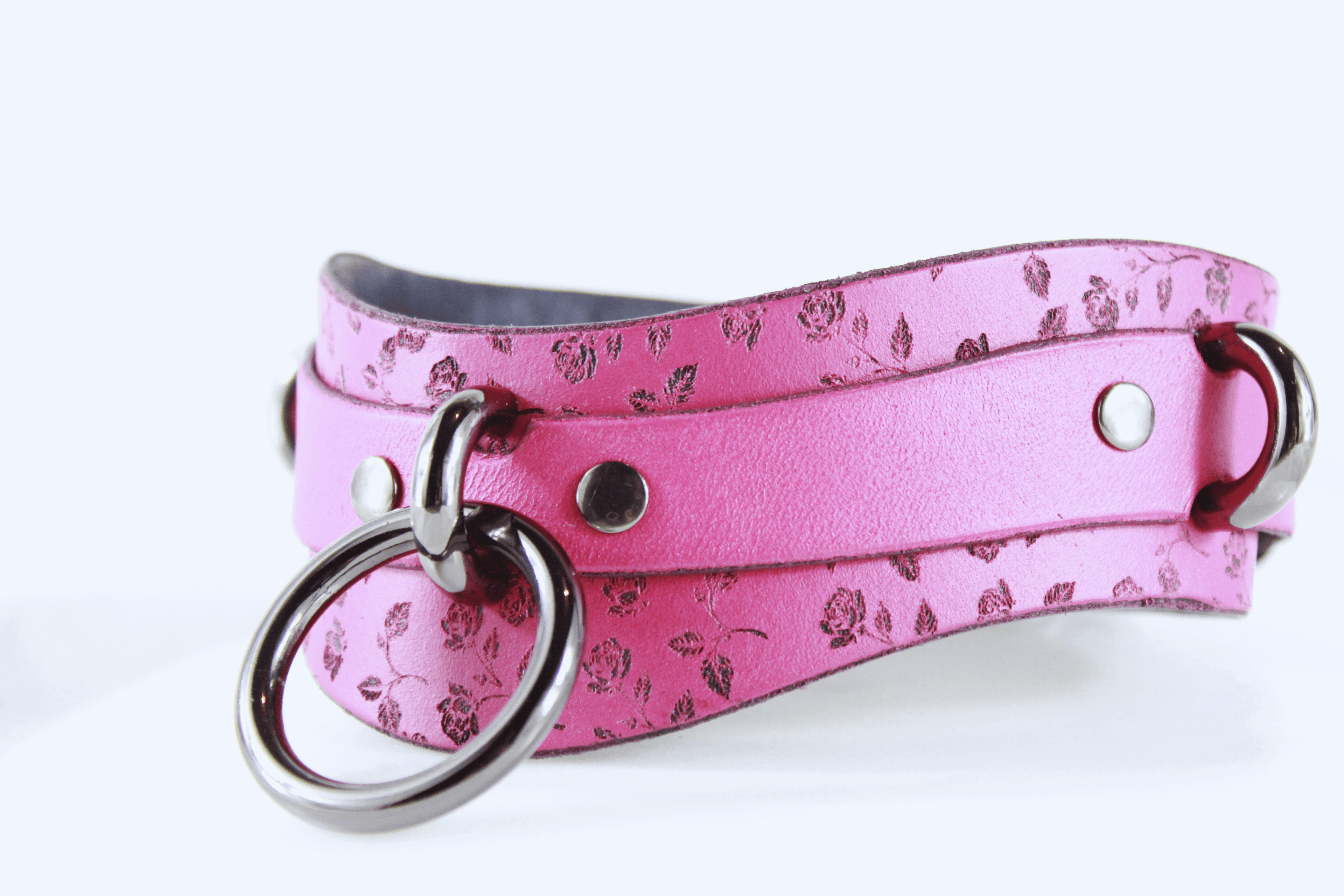 Rose Leather Submissive Collar in pink with floral pattern and metal ring, perfect discreet day collar for sub jewelry.