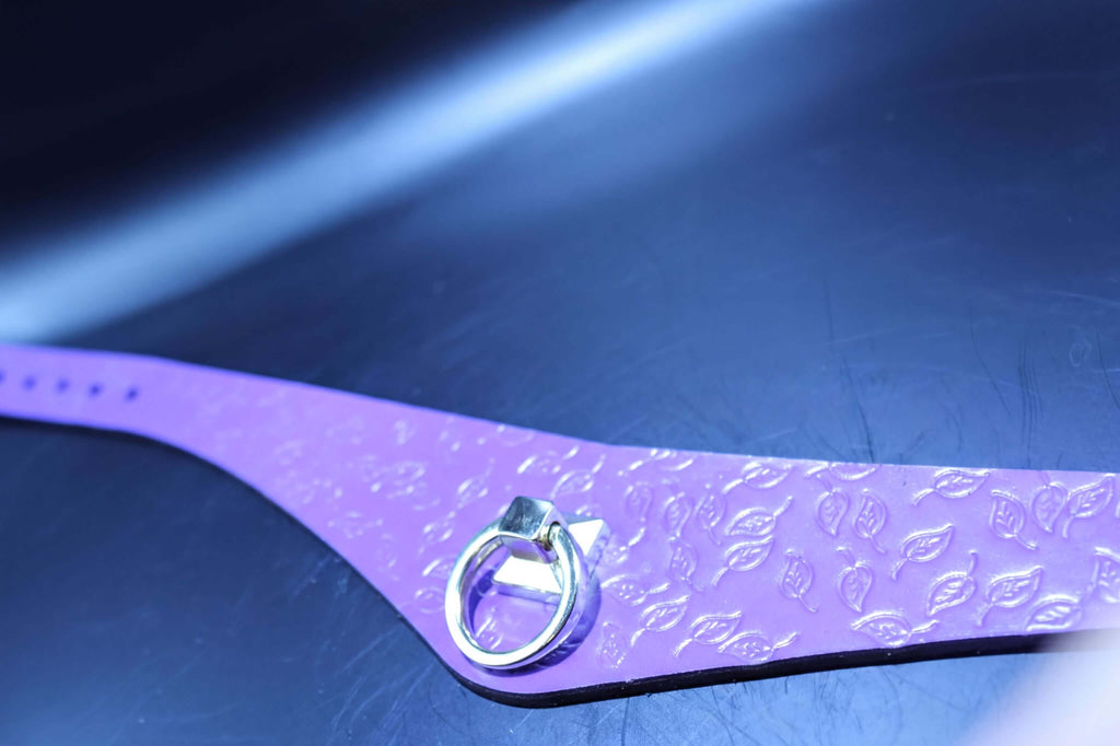 Purple Leaf submissive collar with D-ring, elegant BDSM accessory in rich leather for bondage and sensual play.