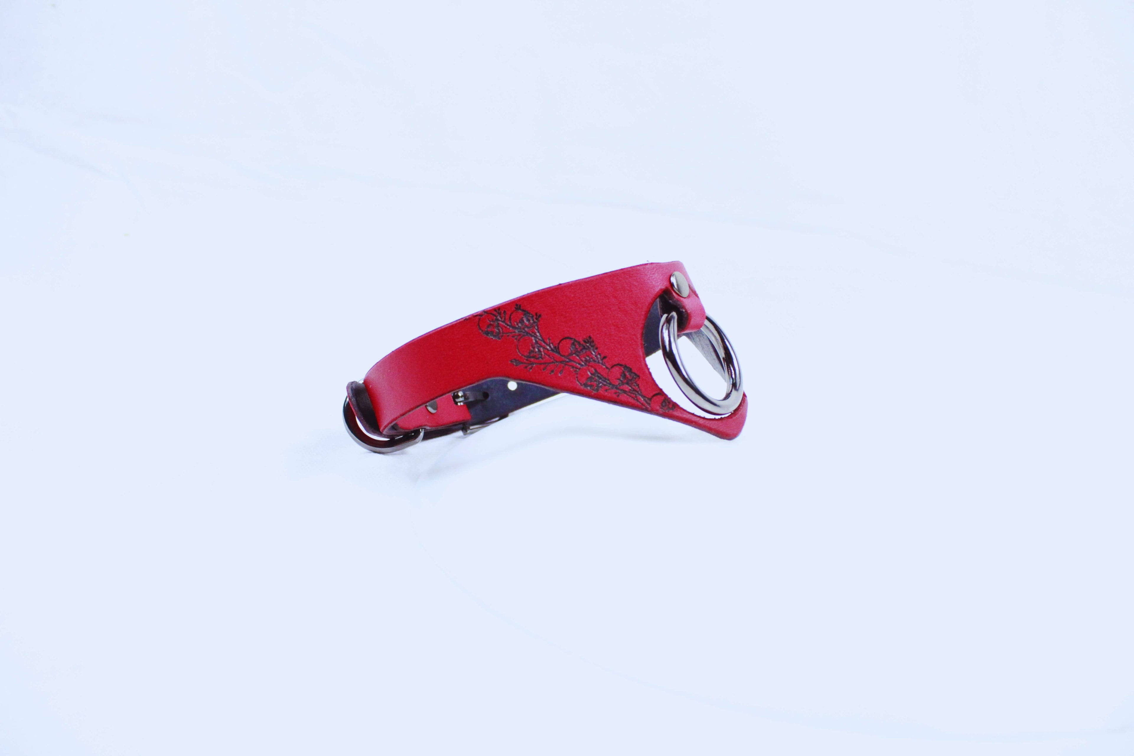 Gothic BDSM Collar with O-Ring in red leather, featuring gothic design and sturdy construction for submissive wear.