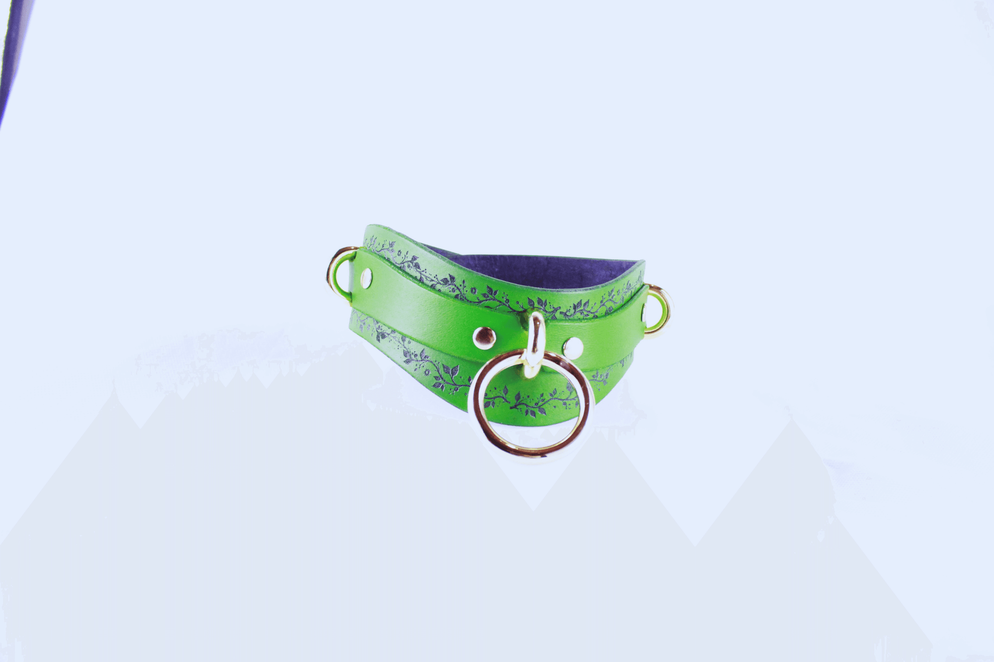 Green Vine Leather Submissive Collar with a black vine pattern and polished rings for a stylish look.