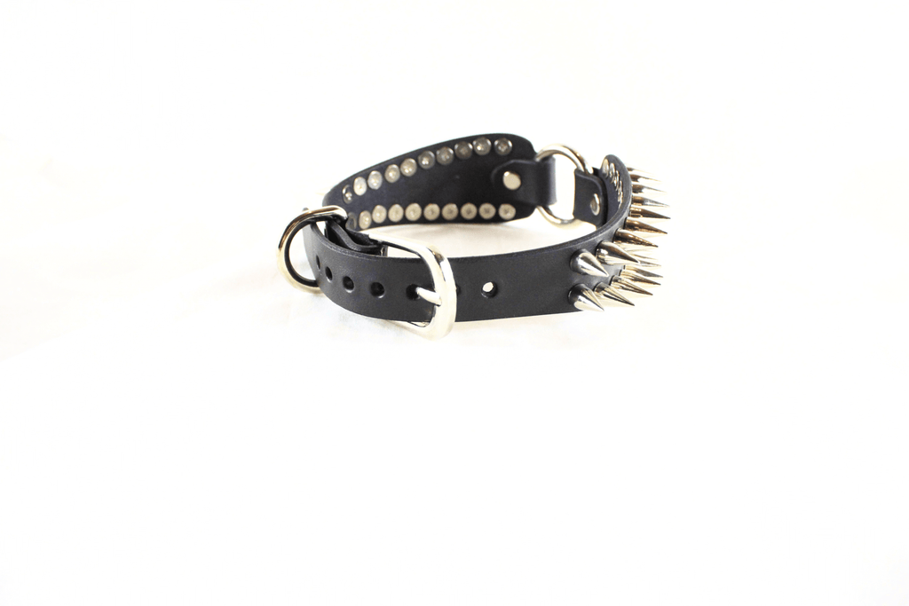 Spiked Submissive Collar – Gothic BDSM Choker With Metal Spikes for bold fetish fashion and alternative style.