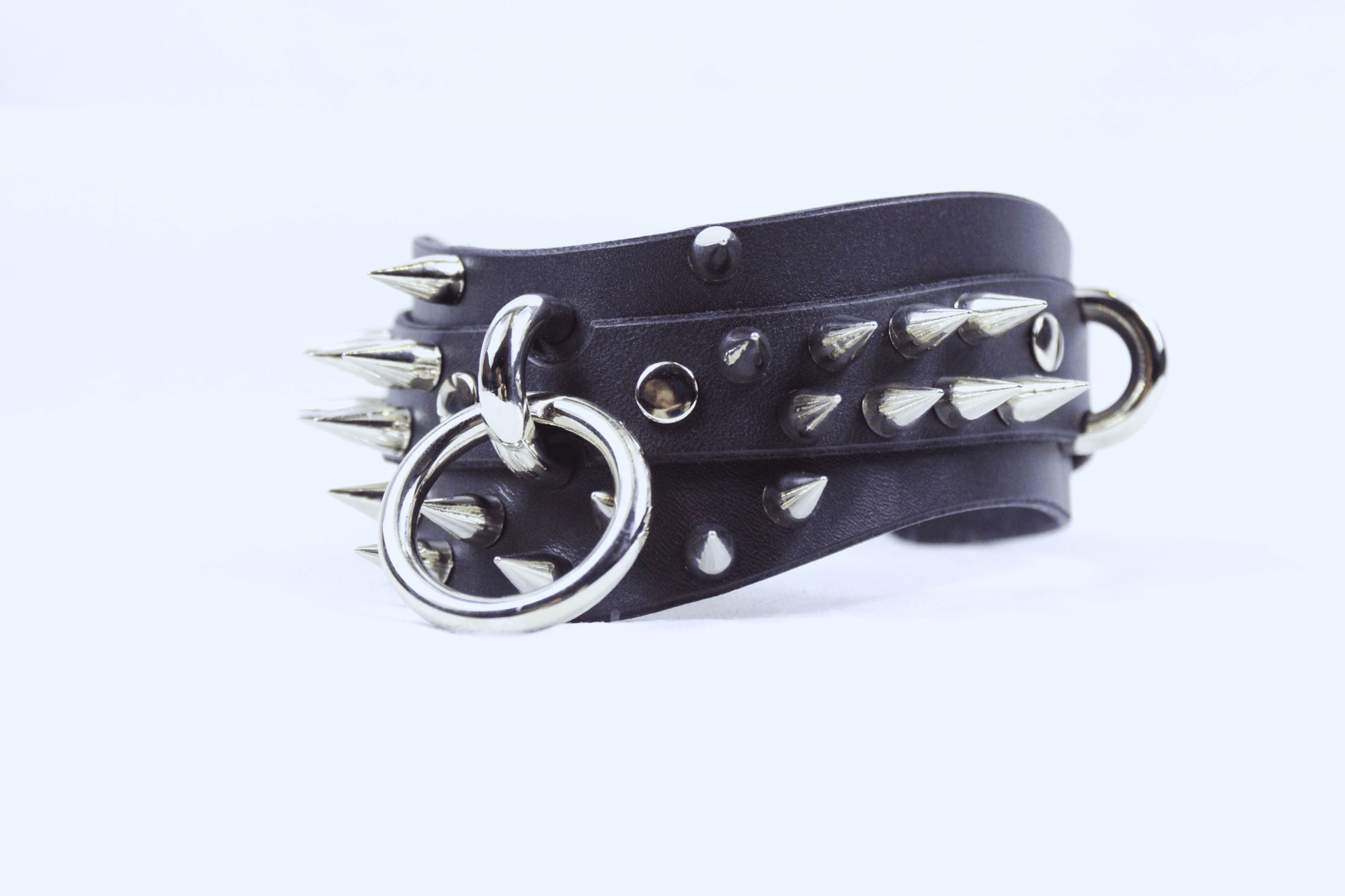 Spiked Posture BDSM Collar – Gothic Submissive Choker with O-Rings featuring spikes and metal accents