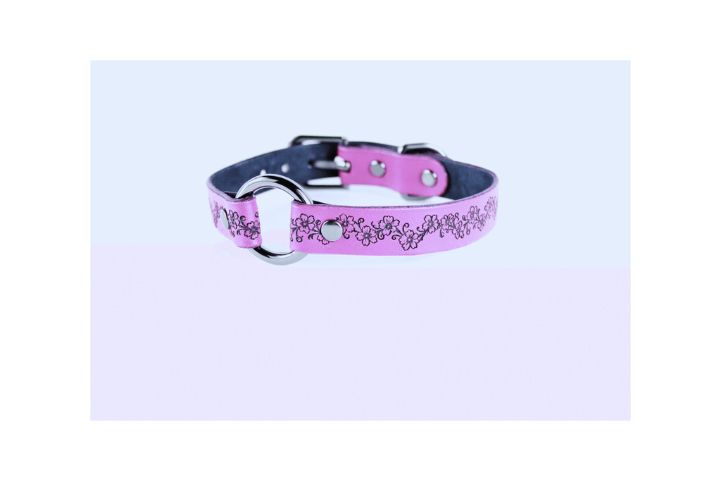 BDSM Collar Floral in pink leather with vine design, perfect for subtle seduction and submissive jewelry.