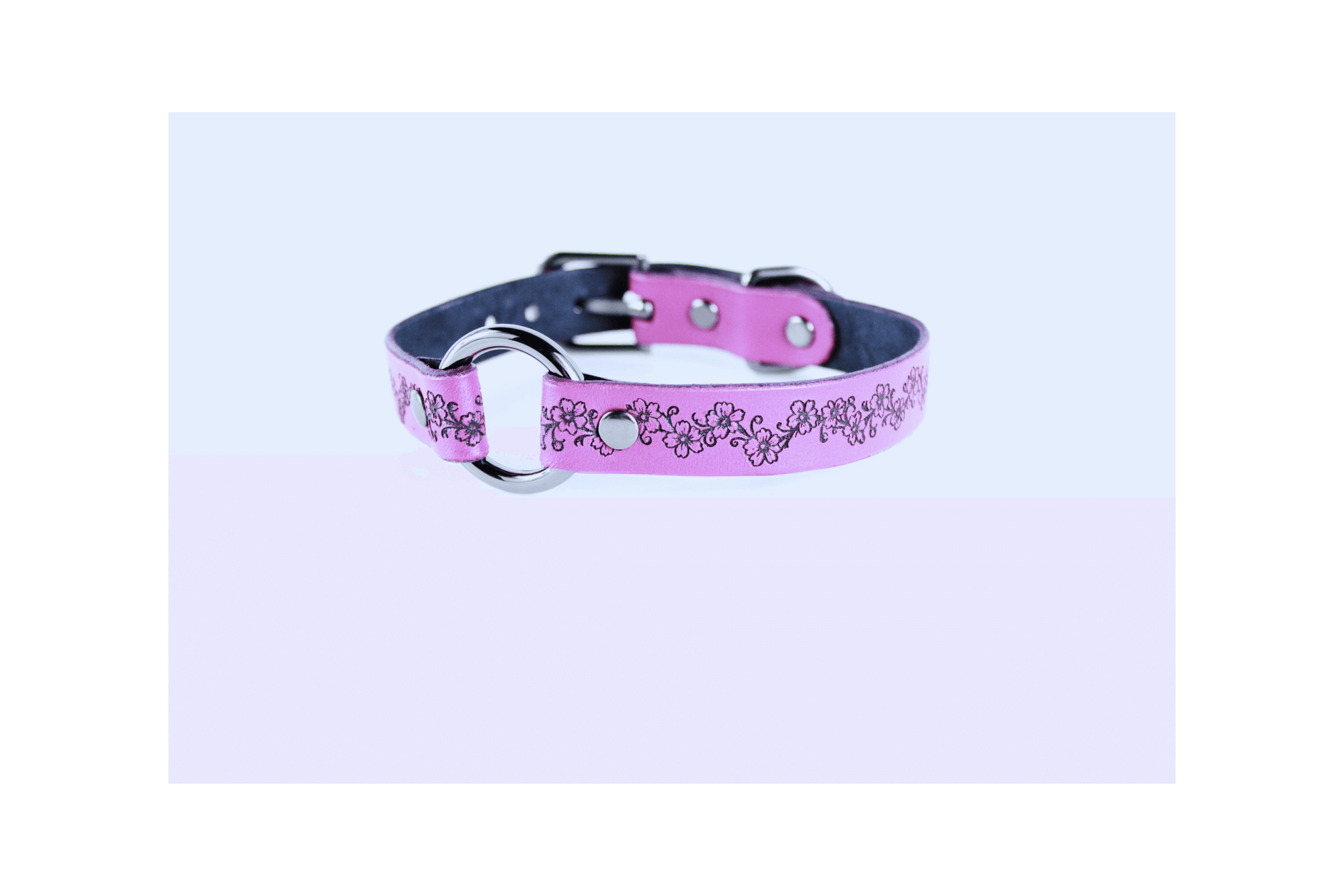 BDSM Collar Floral in pink leather with vine design, perfect for subtle seduction and submissive jewelry.