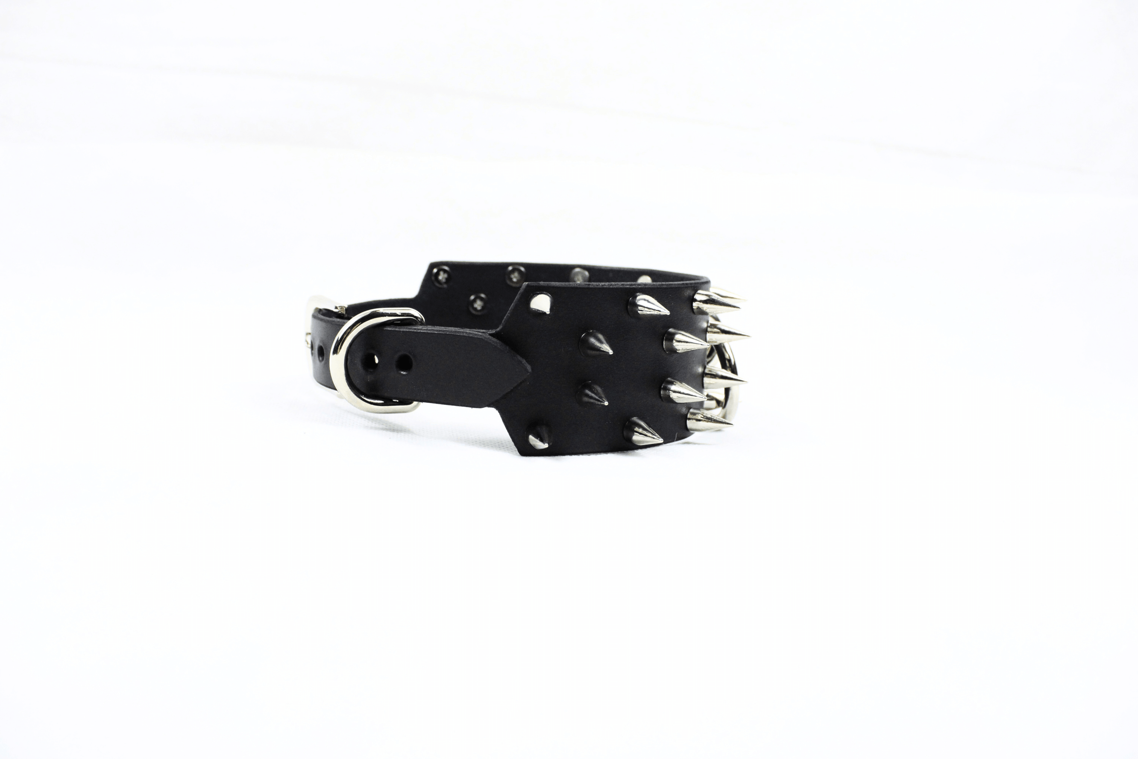 Rogue BDSM Collar – Spiked Posture Choker for Submissive & Dom Play in black leather with steel spikes.