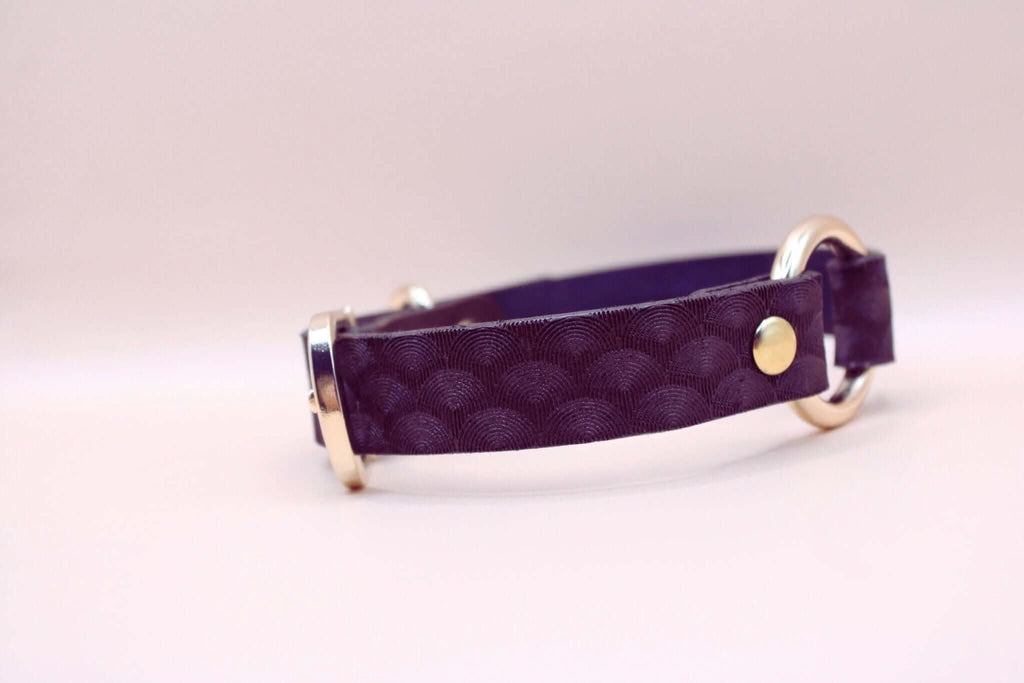 Elegant leather BDSM collar with O-ring, perfect for submissive jewelry and discreet day wear.