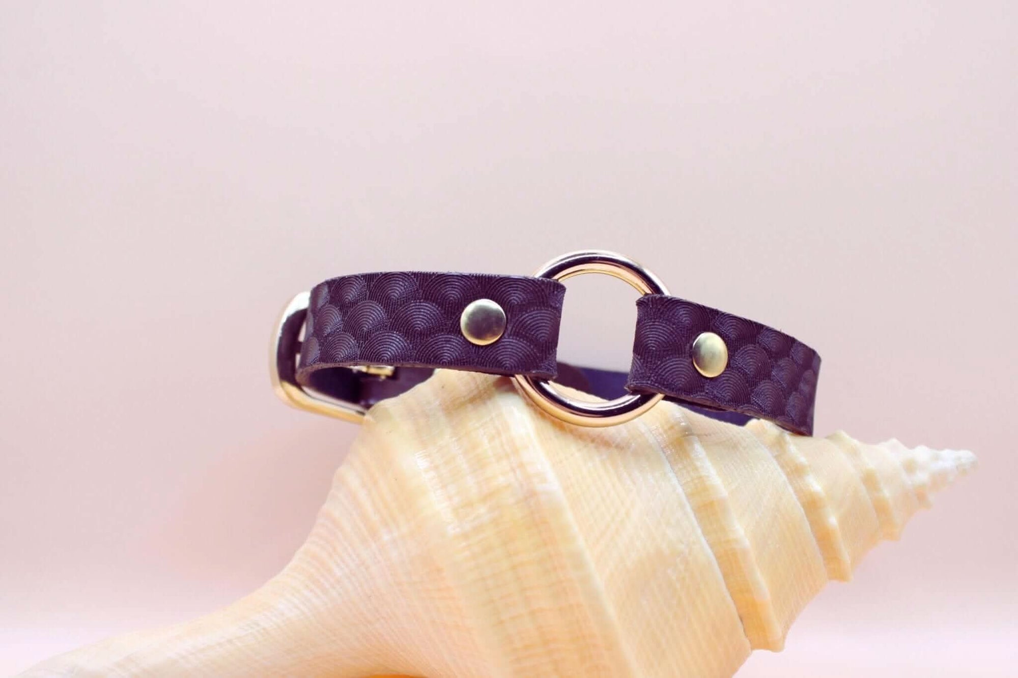 Elegant textured leather BDSM collar with O-ring, perfect as a discreet day collar or submissive jewelry.
