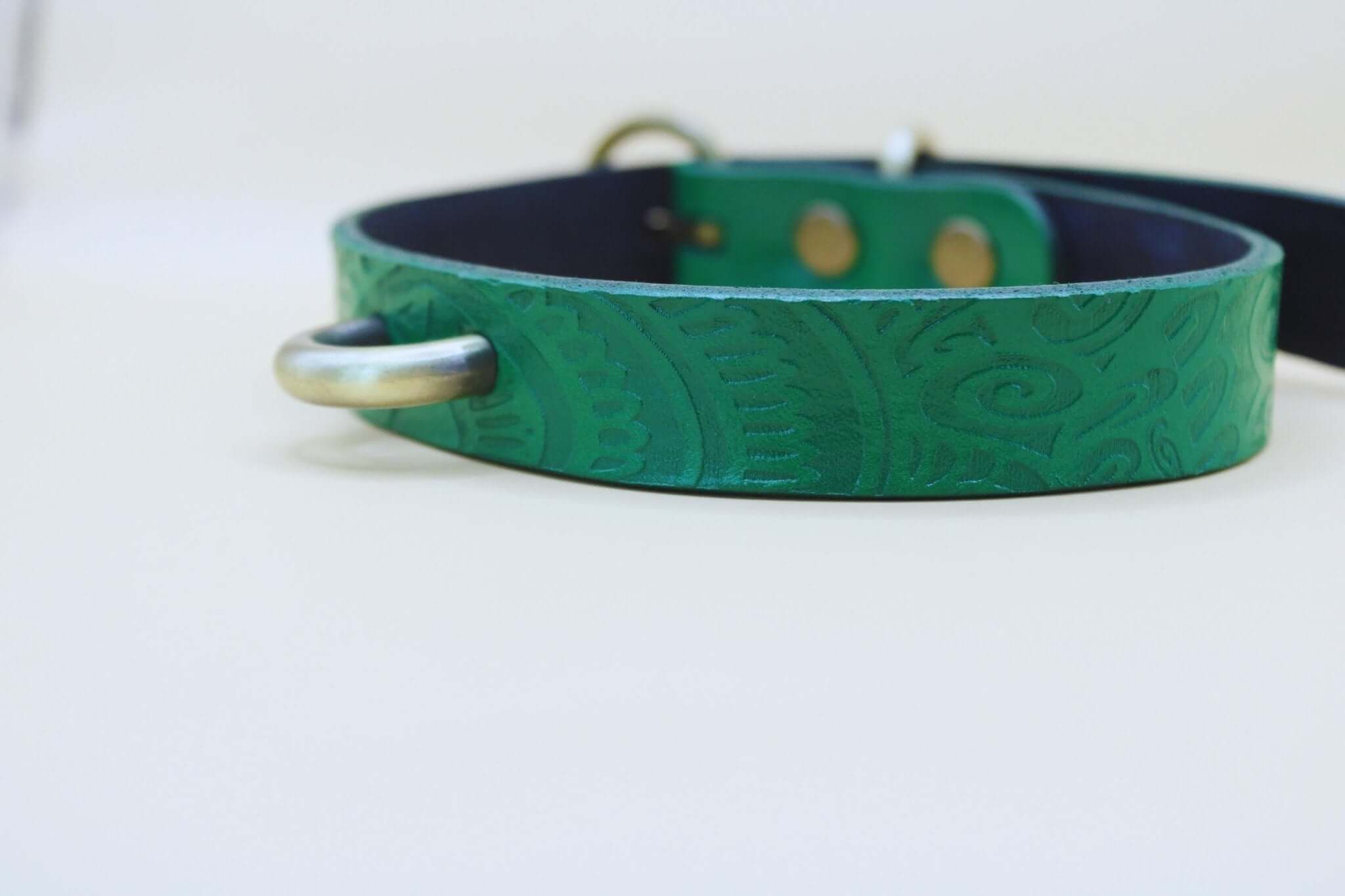 Handcrafted emerald green leather submissive collar with metal ring, perfect for BDSM, bondage gear, and dom/sub lifestyle.