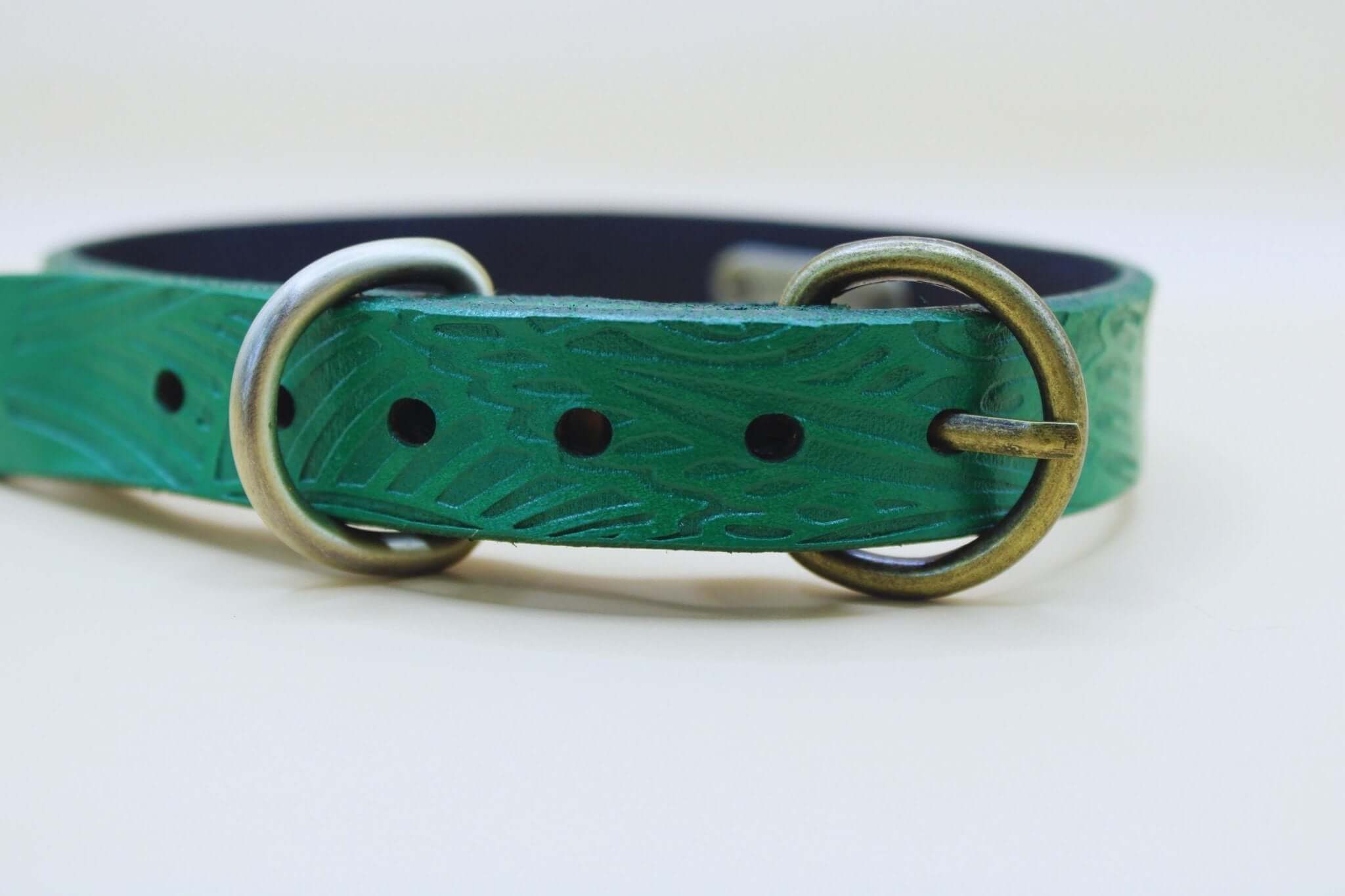 Emerald green handcrafted leather choker collar for BDSM, dom/sub style and discreet day wear.