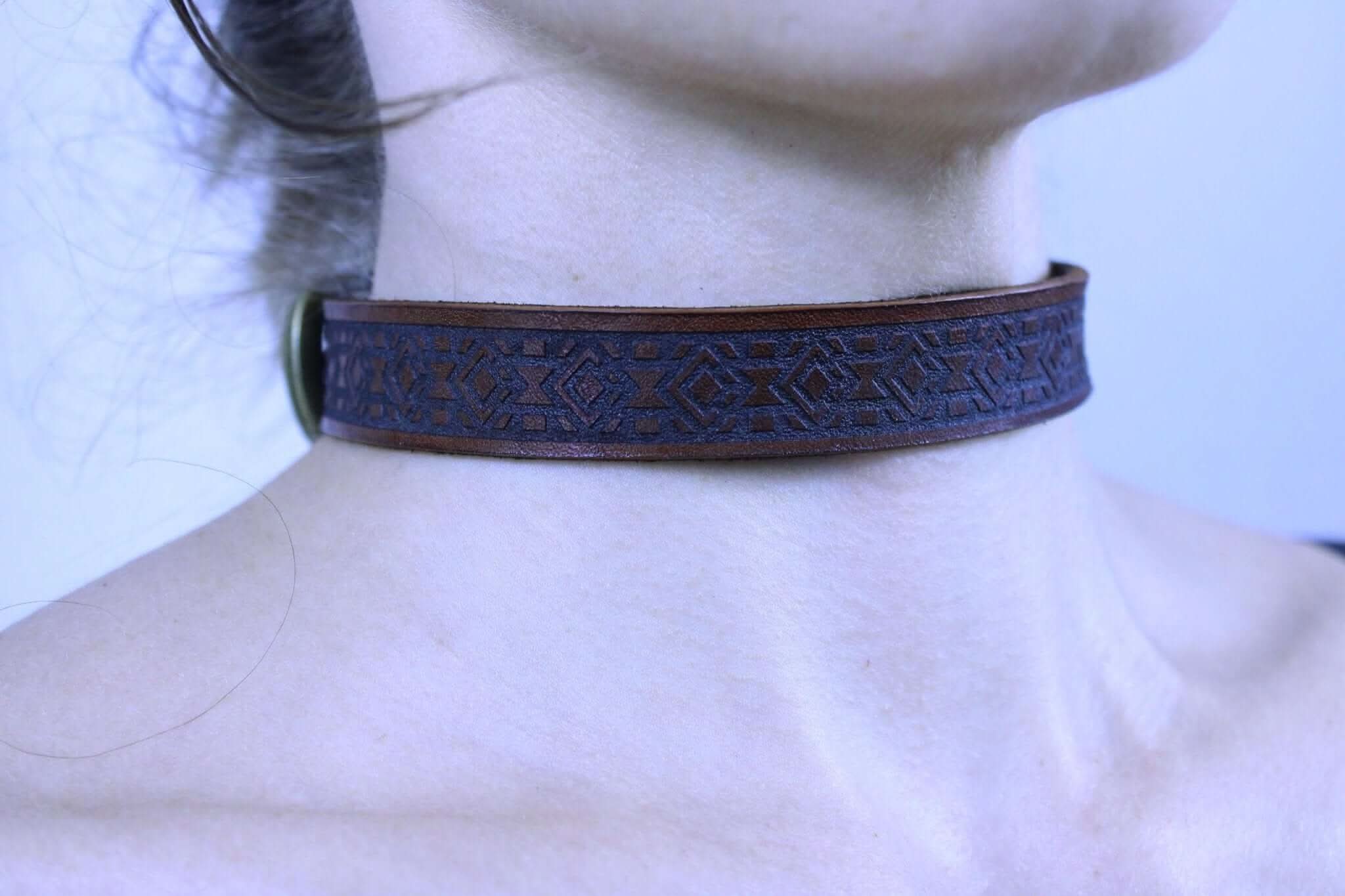 Geometric BDSM leather sub collar, stylish submissive jewelry for fashion and identity, discreet day collar.