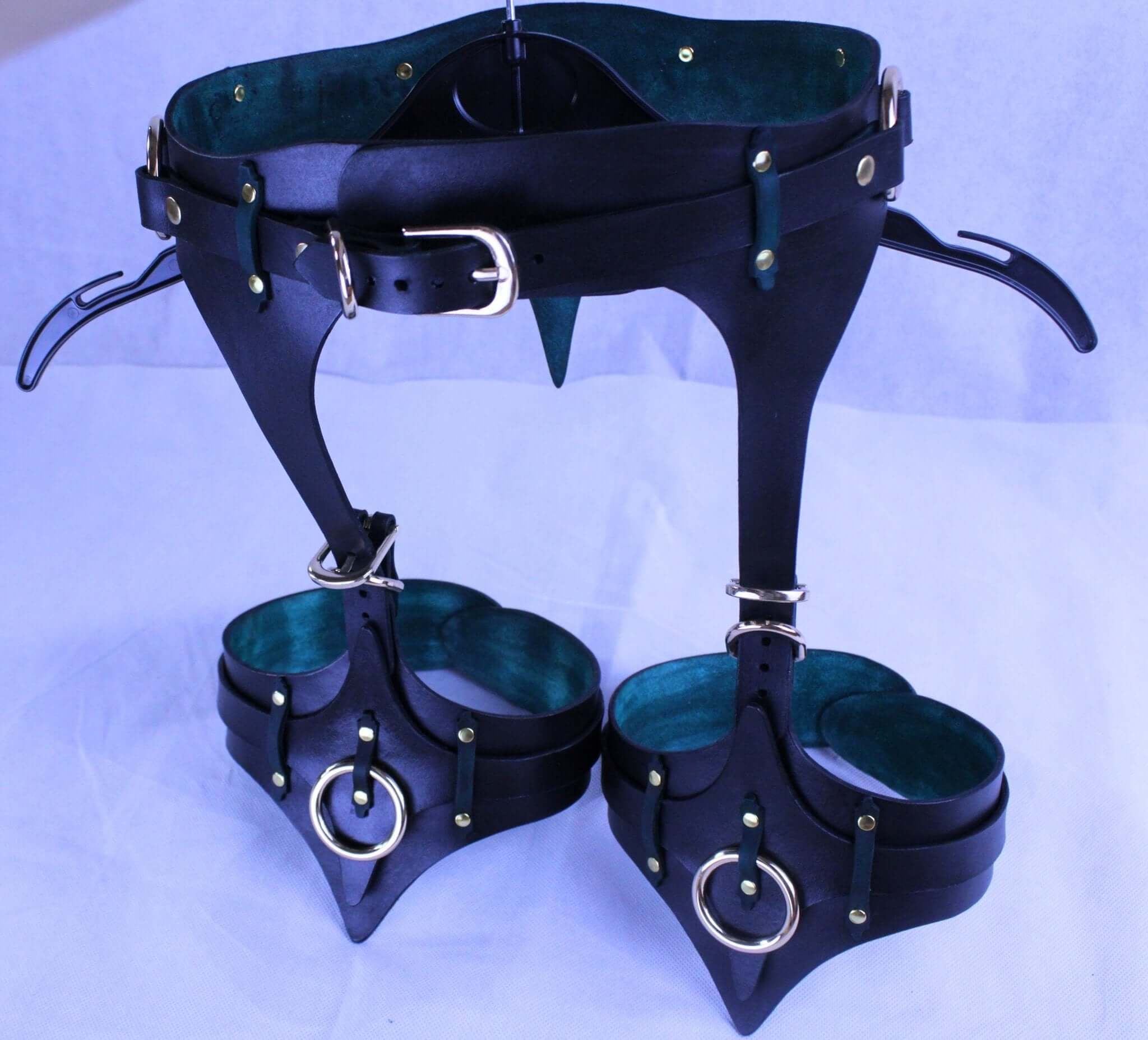 Italian leather thigh harness set for bondage, featuring cuffs and adjustable design for optimal comfort and style.