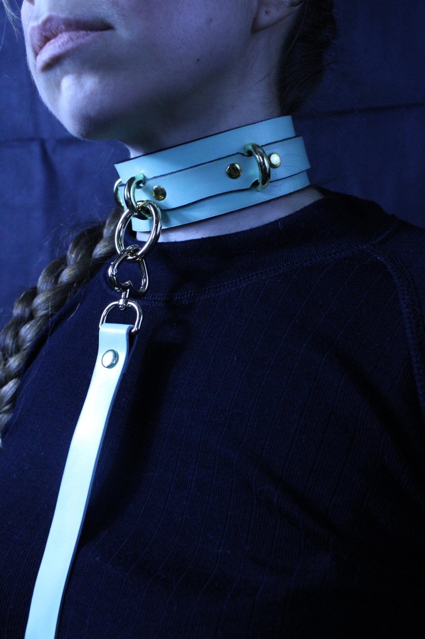 Mint green BDSM collar with leash, showcasing style and submission for petplay and bondage enthusiasts.