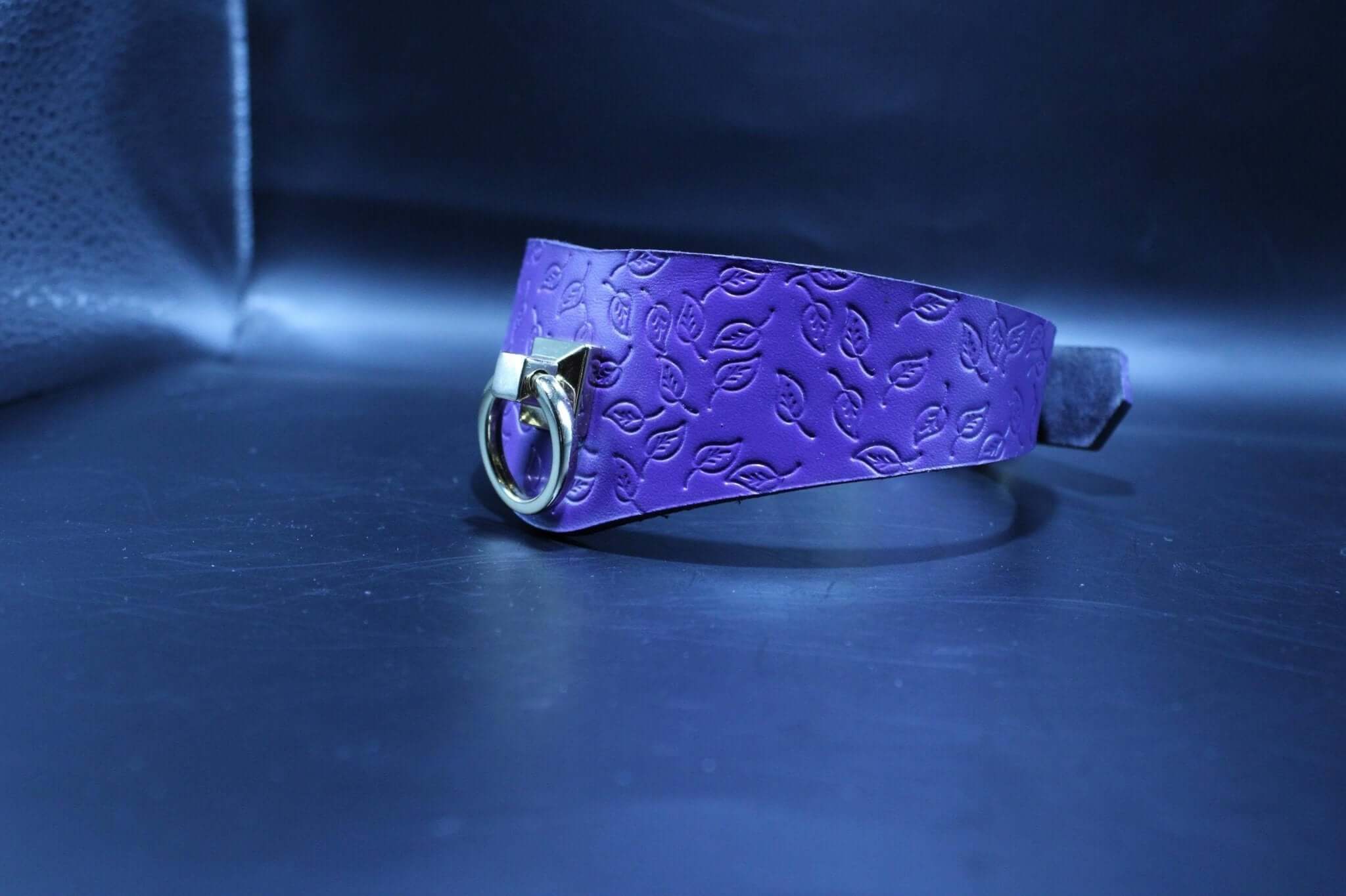 Purple Leaf BDSM collar with D-ring, handcrafted leather submissive jewelry for bondage and dom sub play.