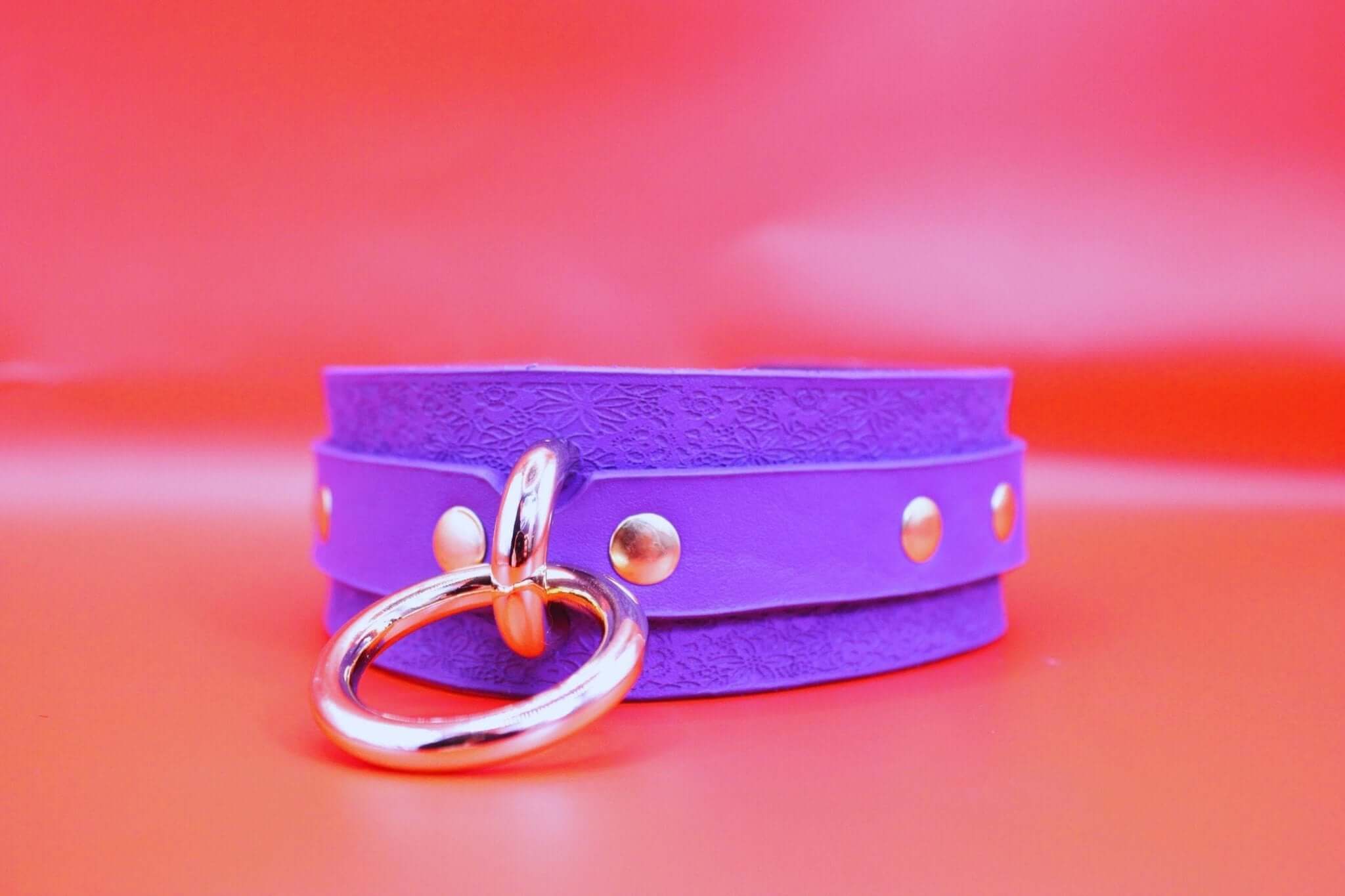 Purple leather choker collar with metal ring, perfect as a discreet day collar for bdsm and submissive jewelry.