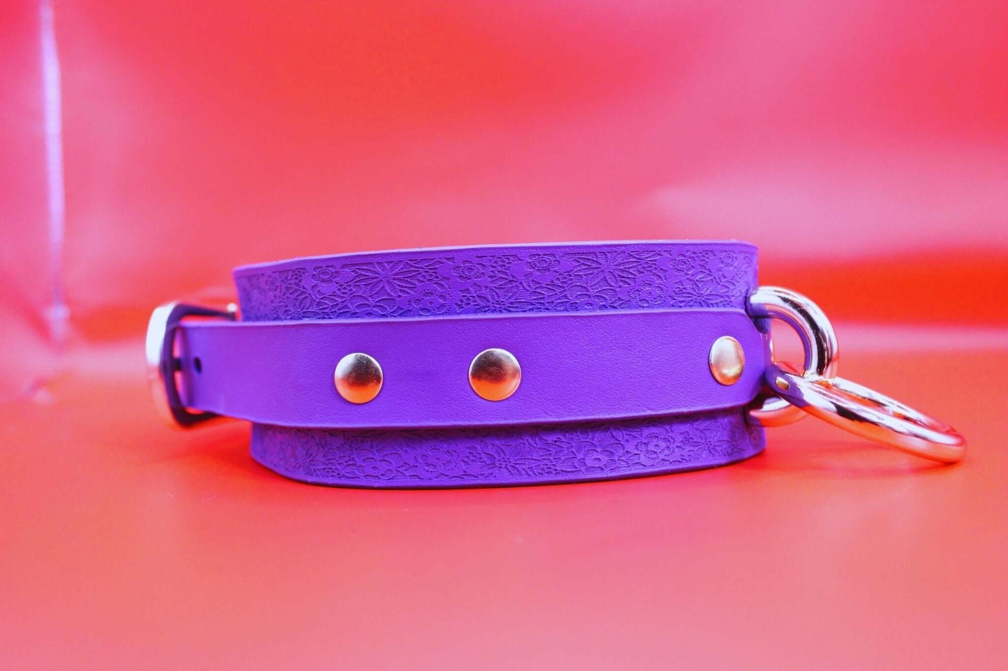 Purple leather choker collar with rivets, perfect as a discreet day collar for BDSM style and submissive jewelry.