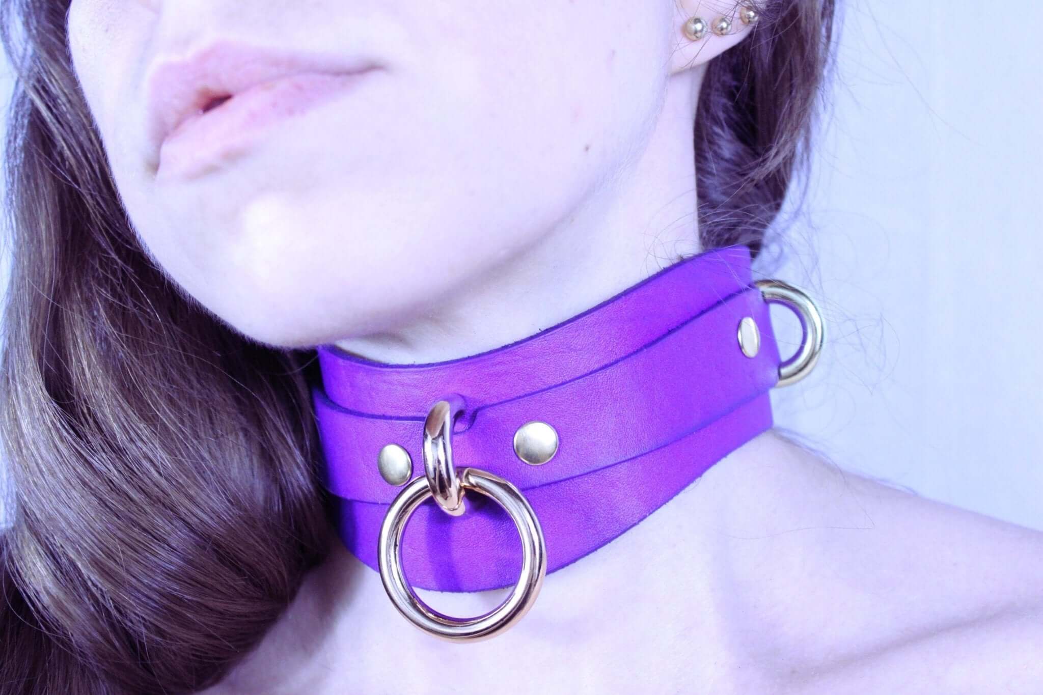 Purple posture collar with gold hardware, perfect submissive jewelry for D/s lifestyle, BDSM day collar for elegant bondage.