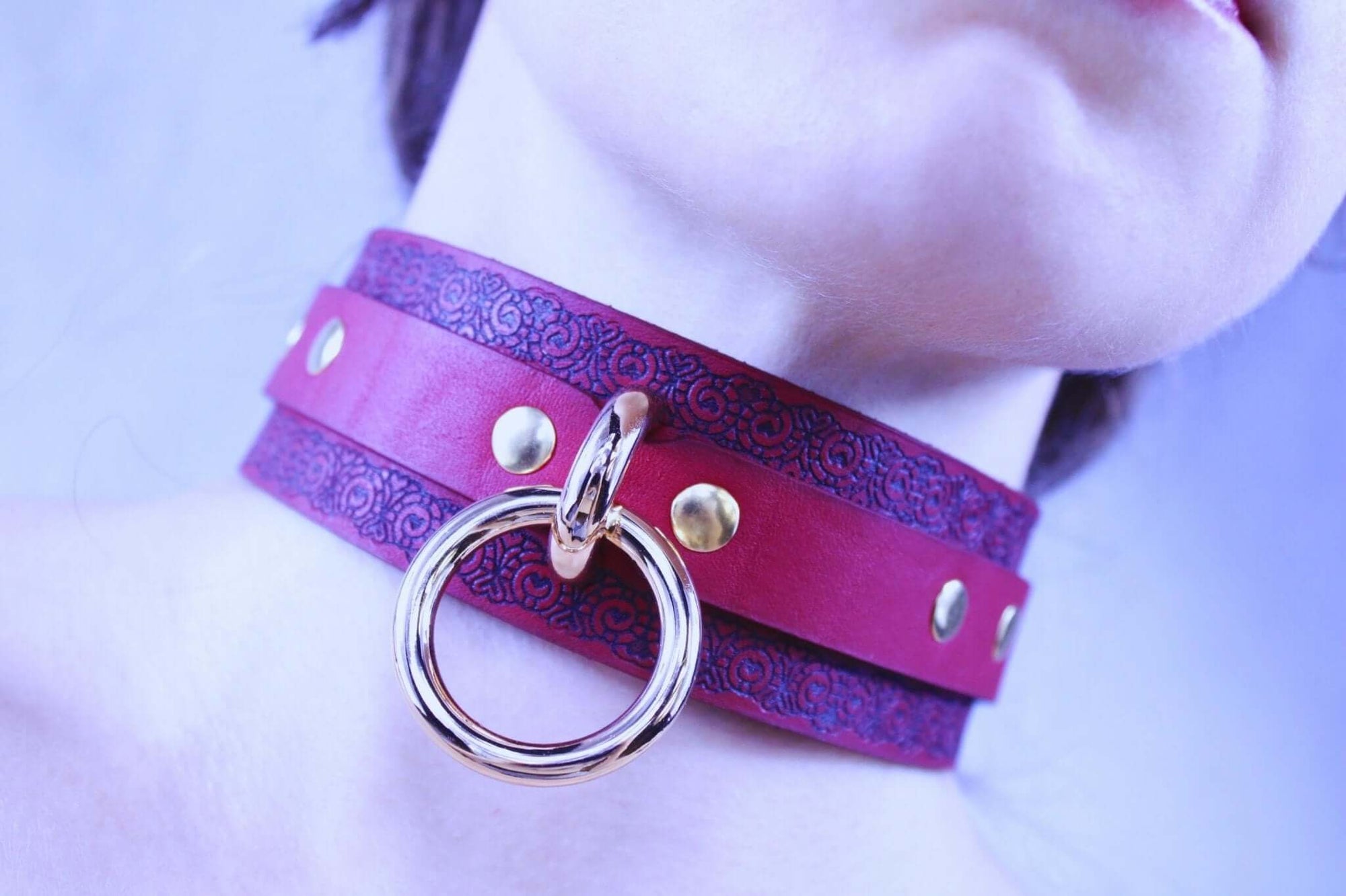 Red ornamental submissive collar with gothic pattern, perfect for BDSM fashion and dom sub gifts.