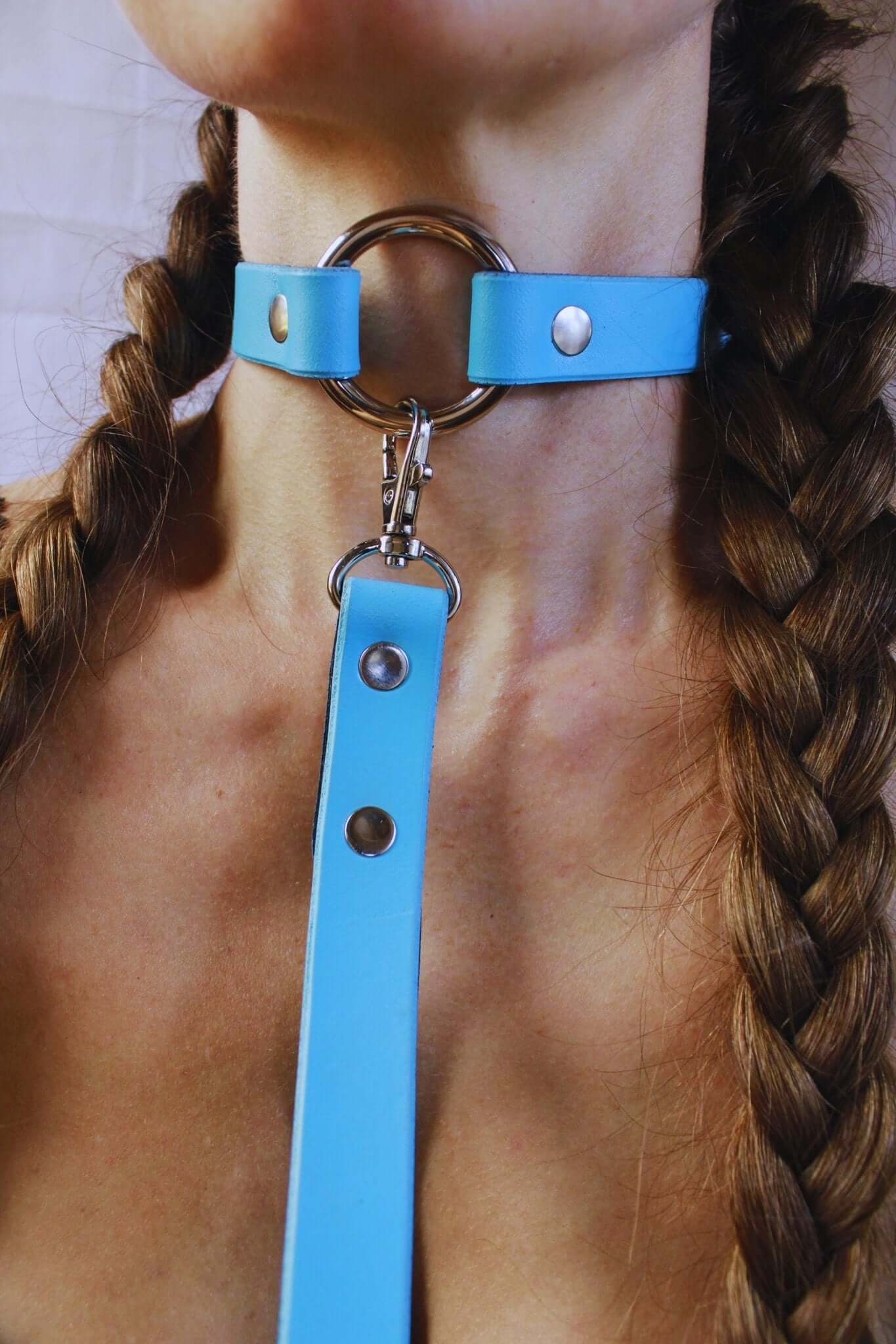 Blue leather submissive collar and leash set, perfect for bondage and BDSM, discreet day collar accessory.